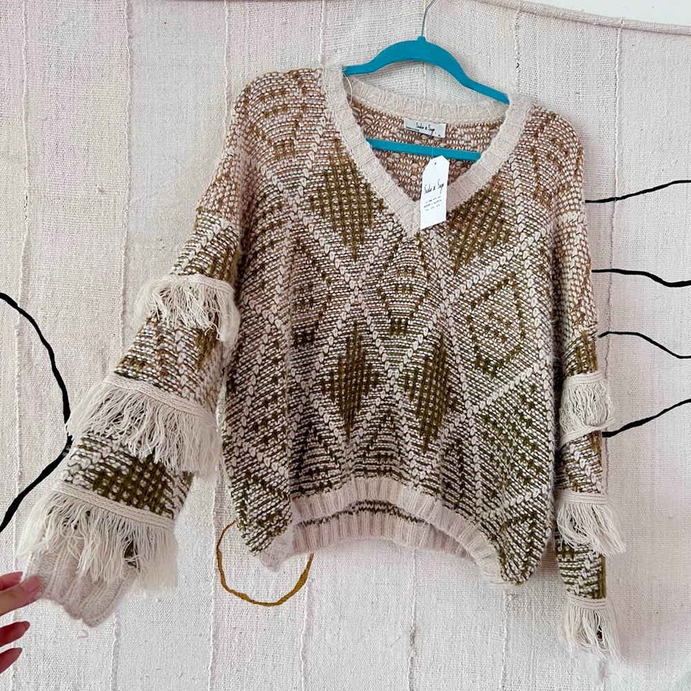 SOLD****Ethnic Fringe sleeve sweater